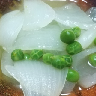 新玉ねぎとえんどう豆のコンソメ煮